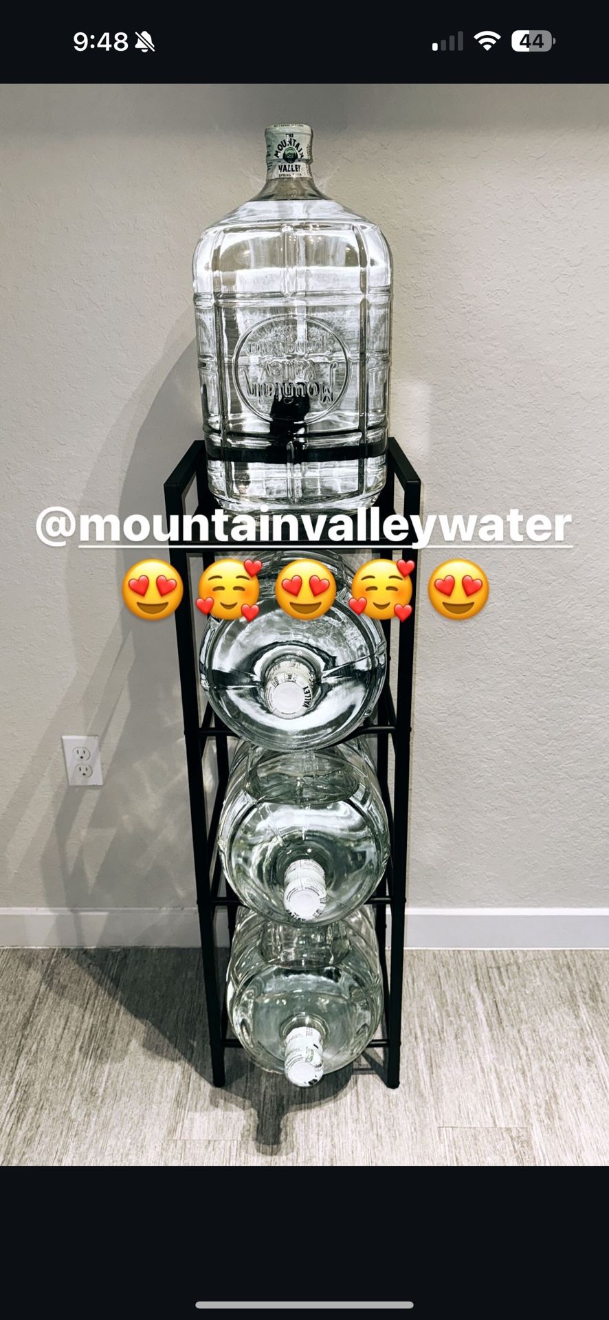 WATER Mountain Valley Water Dispenser & 5 Bottles 