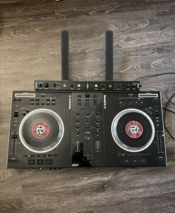 Numark NS7 controller