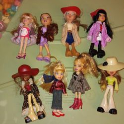8 Mini Bratz Dolls