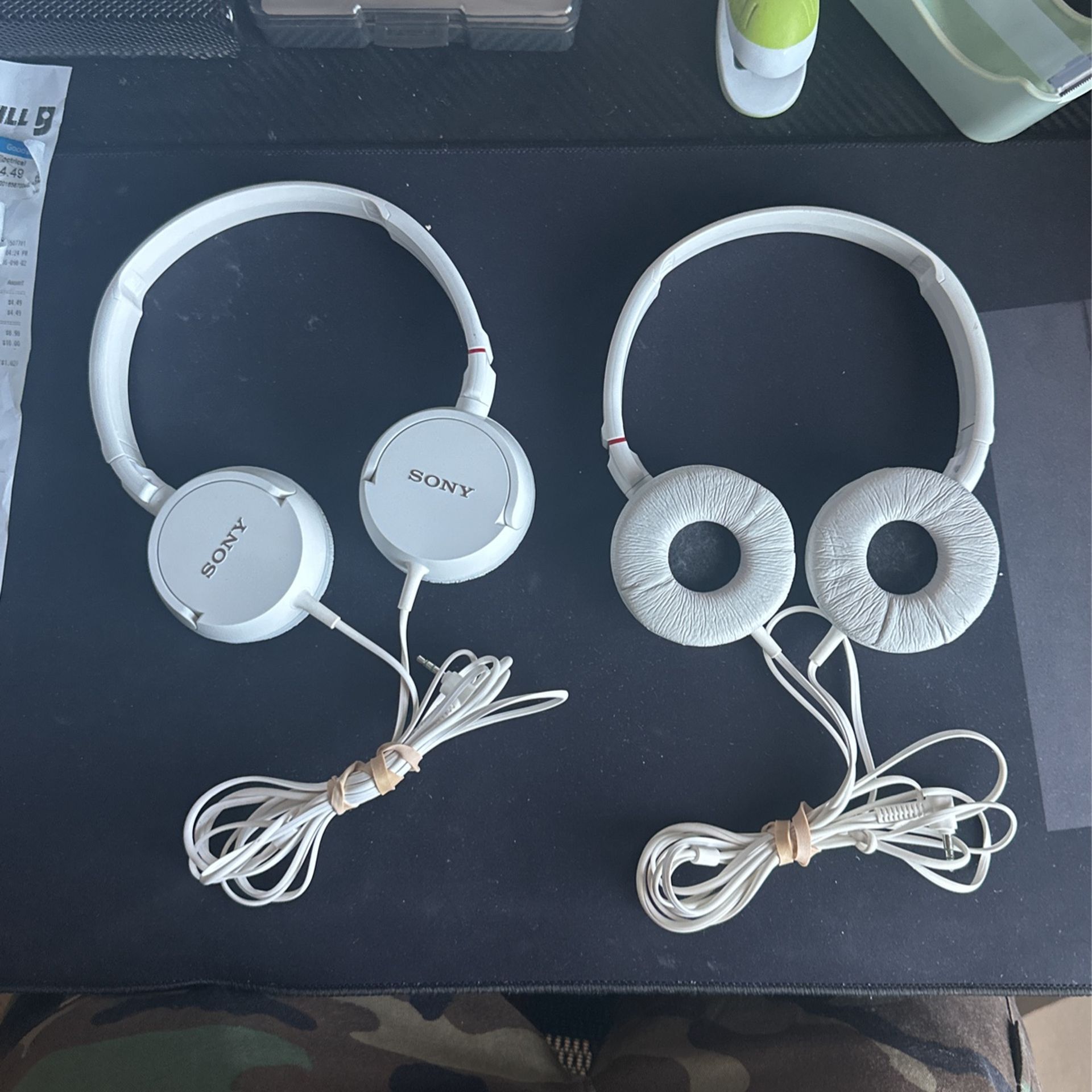  2 Sony MDR ZX100 Original White Headphones - Tested