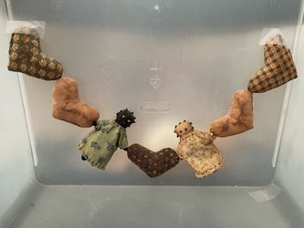 18” Long Folkart Dolls And Hearts
