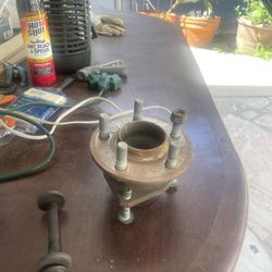 Used Wheel Hub For 2015 Chrysler 300