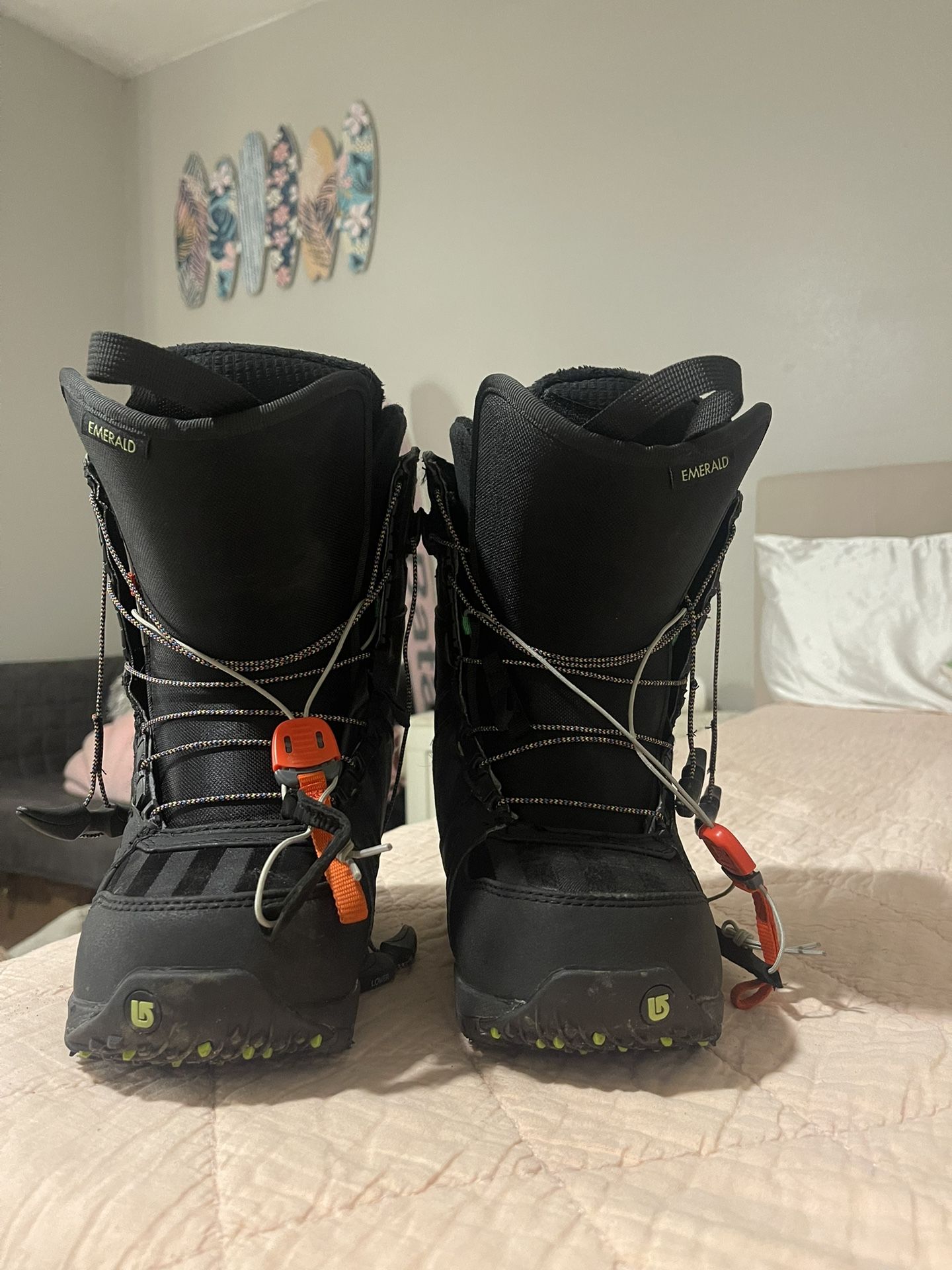 burton emerald snowboard boots tan (*Broken Chord*) Size Women 6 Color Gra Replays Sports Exchange Light and warm with forgiving flex thats big on comfort plus the micro Size 6W - Womens Burton
