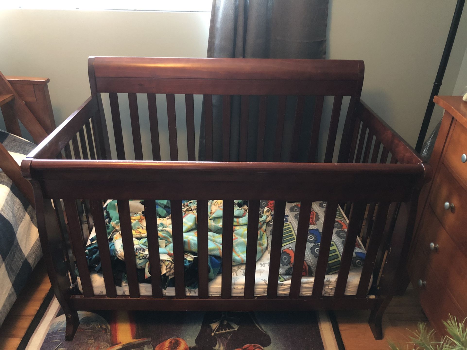 FREE crib With Toddler Conversion Railing