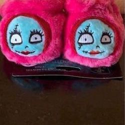 Brand New Disney Sally “The Night Before Christmas “ Booties   0-6 months