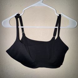 Black sports bra YoungLA 