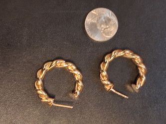 925 Sterling Silver Hoops with 14k overlay, these are nice size not too big or small,just right. 35$