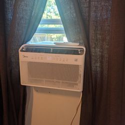 Midea U-shaped Smart Air Conditioner