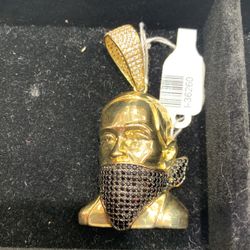 Face With Black Stoned Bandanna Pendant 