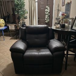 Recliner& Loveseat