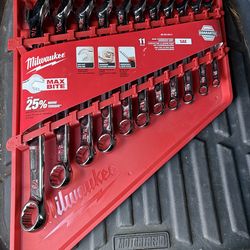 Milwaukee 11 pc Wrench Set