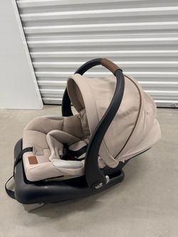 Maxi Cosi Infant car seat