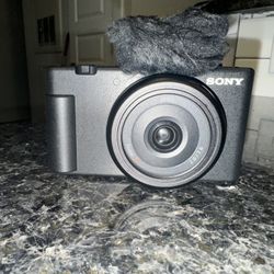 Sony Vlog Camera ZV-1F