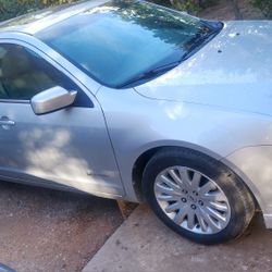 Ford Fusion Hybrid 2010