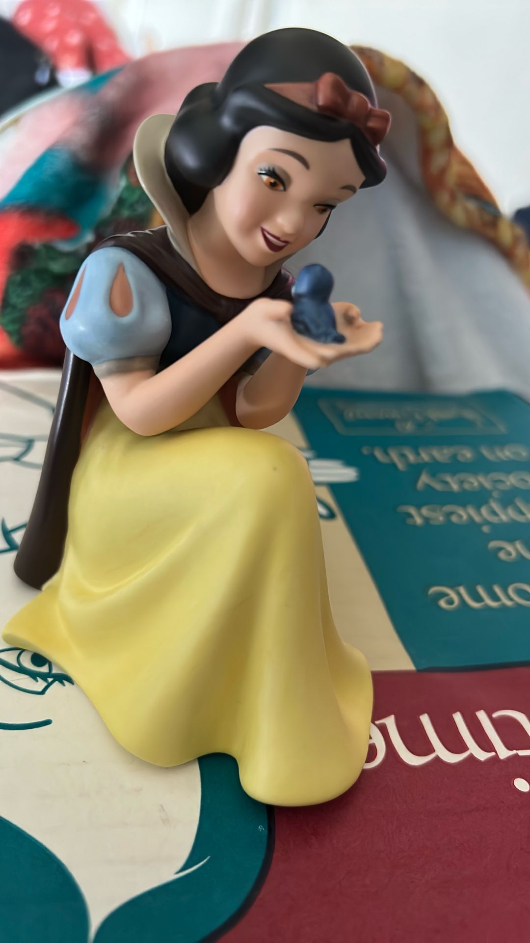 Snow White And Bluebird