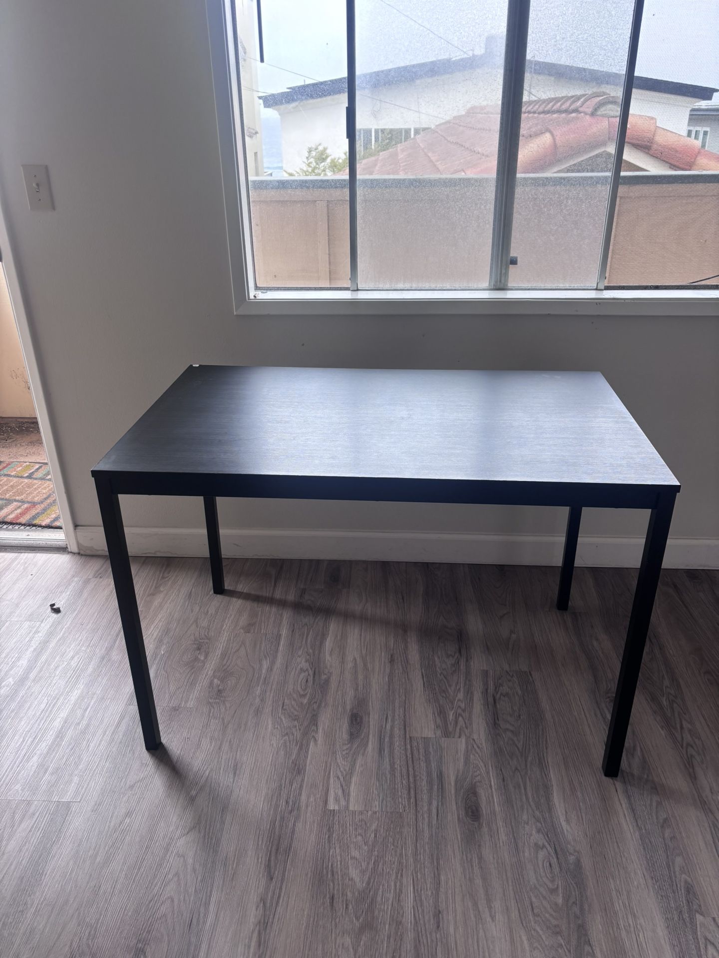 Black Table (free)