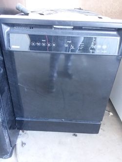 Black dishwasher with 30 day warranty, installation, and delivery included!!