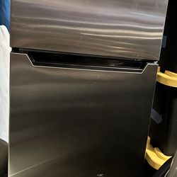 Dorm Fridge With Freezer