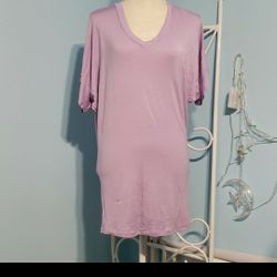 Lavender V-neck T-shirt