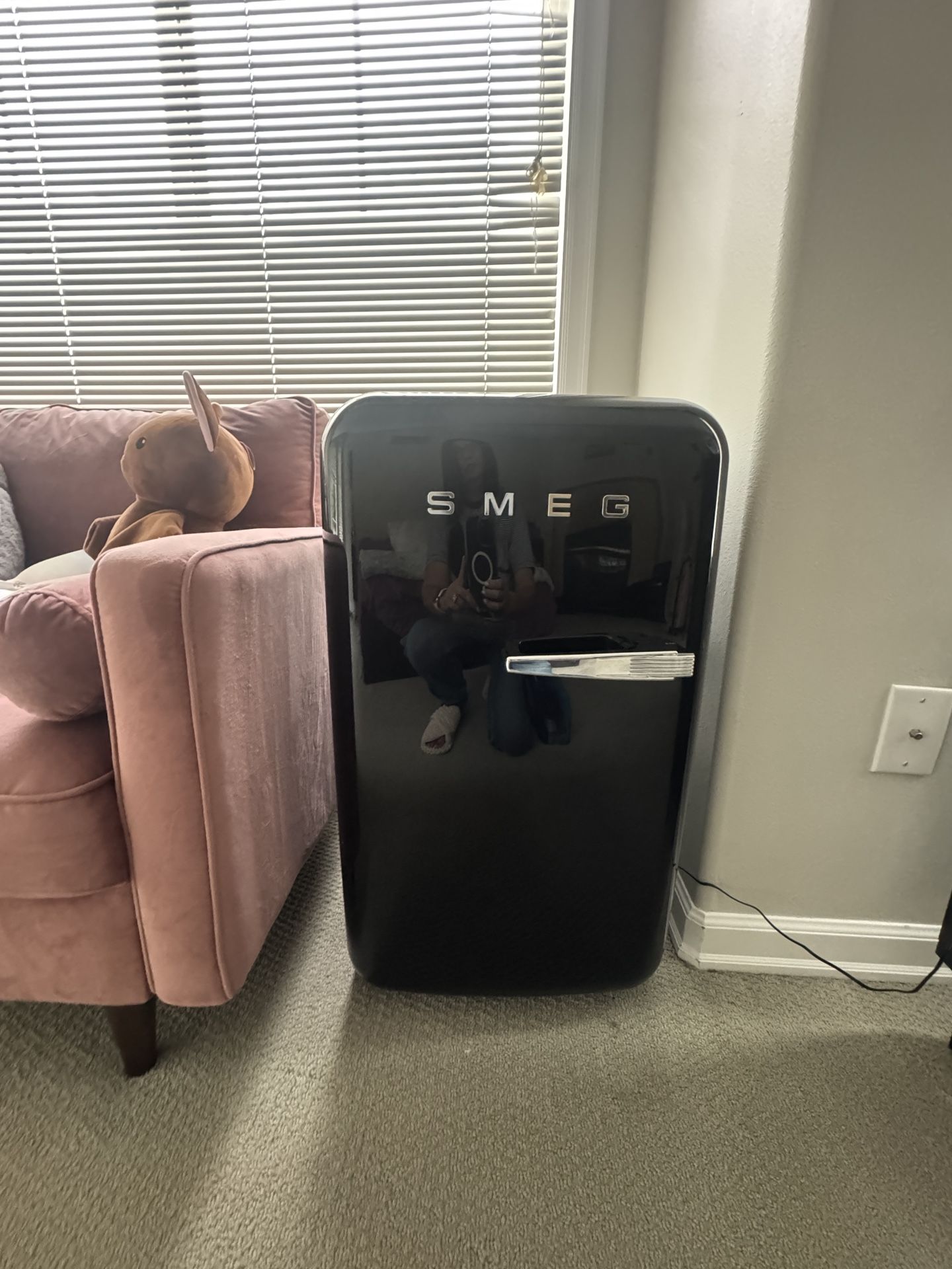 Smeg Retro FAB 5 Mini Refrigerator - 16" Authentic 50's Style - Made in Italy - FAB5ULBL3-1.5 cu. ft - Adjustable Shelves & LED Lighting – Left hinge
