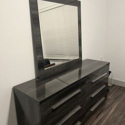 Dresser And Mirror 