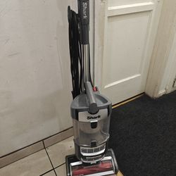 Aspiradora Shark en buenas condiciones 