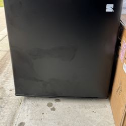 Dorm Refrigerator 