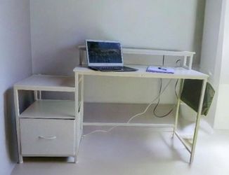 Desk, white
