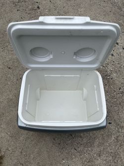 Gray igloo cooler