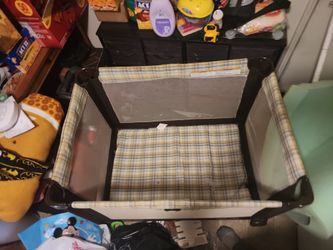 Graco baby playpen