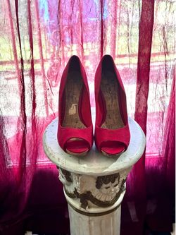 Red Spike Pumps / Size 9