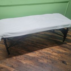 MASSAGE TABLE PORTABLE FOLDING w/CASE