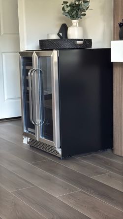 Wine cooler dual zone