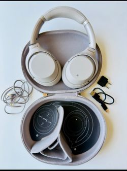 SONY WH1000-XM3 Headphones