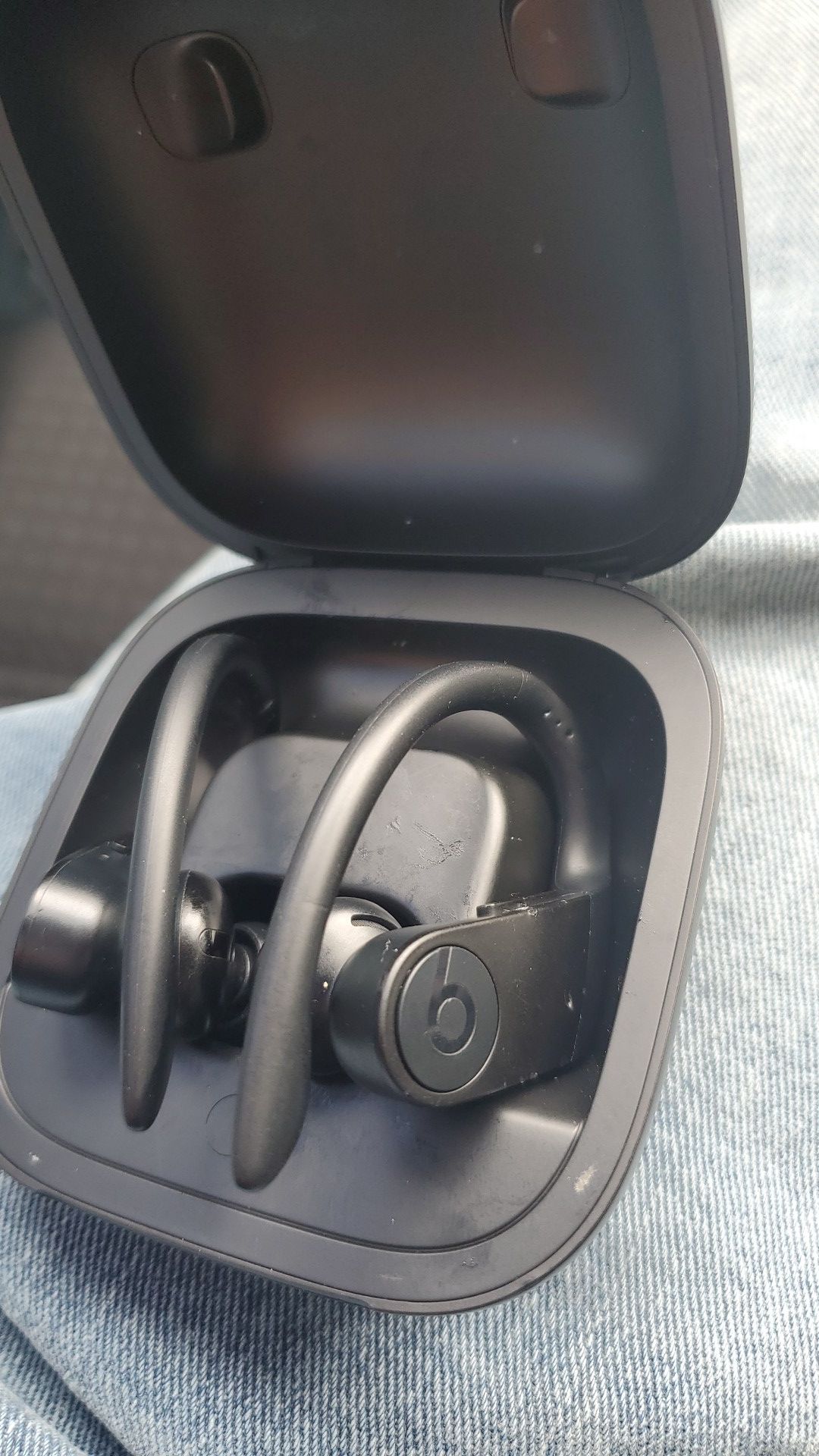Beats pro with charger coord