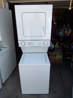 Whirlpool Stackable Heavy Duty Gas Dryer And Washer Single Unit