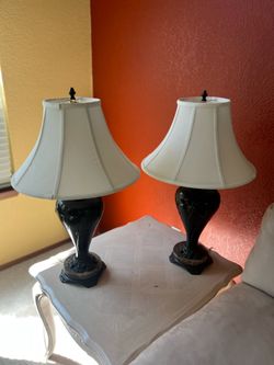 Marble accented lamp set