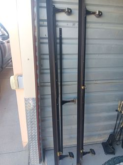 Queen Metal Bed Frame...