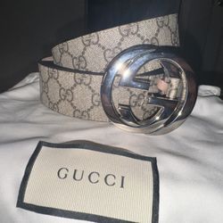 Gucci GG Supreme 