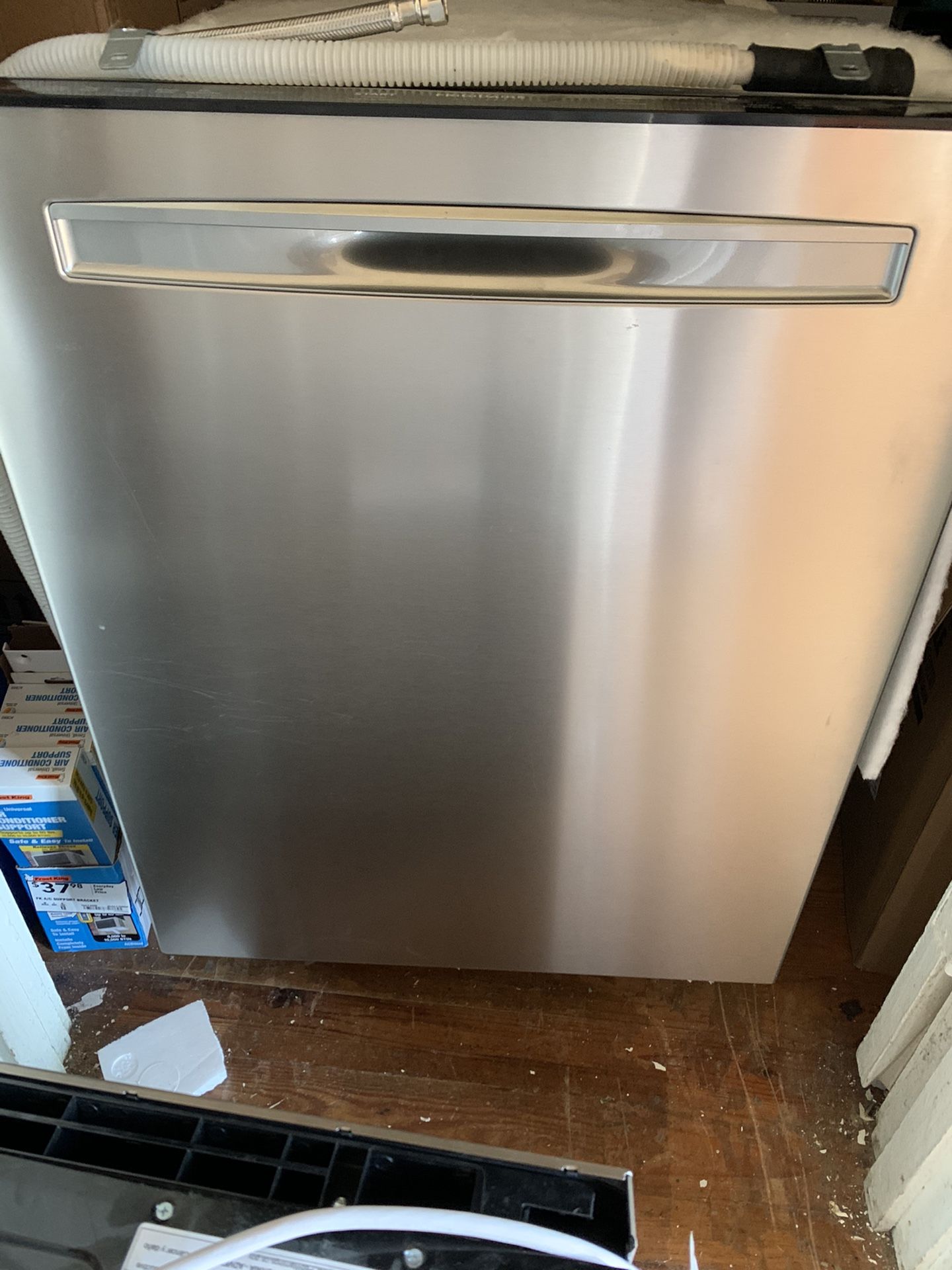 Frigidaire Top Control 24in Built-in Dishwasher