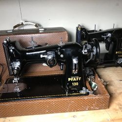 1954 Pfaff 130 in Portable Base