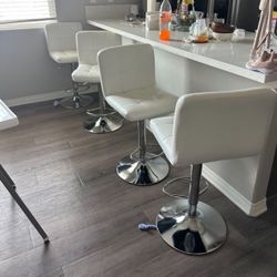 Luxurious Barstools 