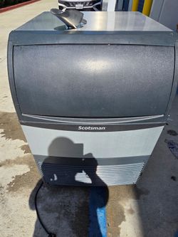 Almost  new ice maker