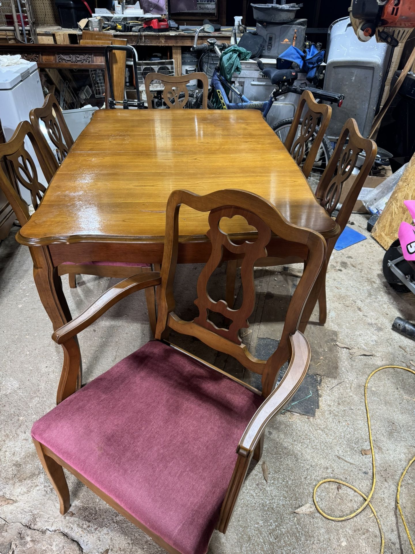 Complete Basset dining room set Antique.