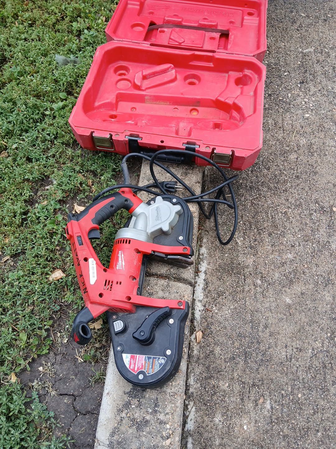Milwaukee Electric Band Saw