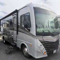 2016 Fleetwood Storm 28MS – Class A Motorhome – Low Miles – Financing Available