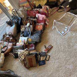 70 Designers Handbags In Bulk Sale With Tags