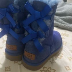 UGG size 7 de mujer en buenas condiciones 