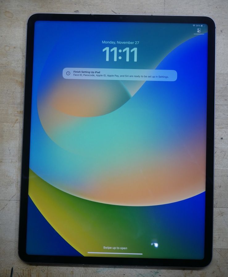 Apple iPad Pro 6th Gen. 128GB, Wi-Fi, 12.9in - Space Gray MP5X3LL/A A2764 USED . TESTED. IN A GOOD WORKING ORDER. FACTORY RESET WAS DONE. note it does