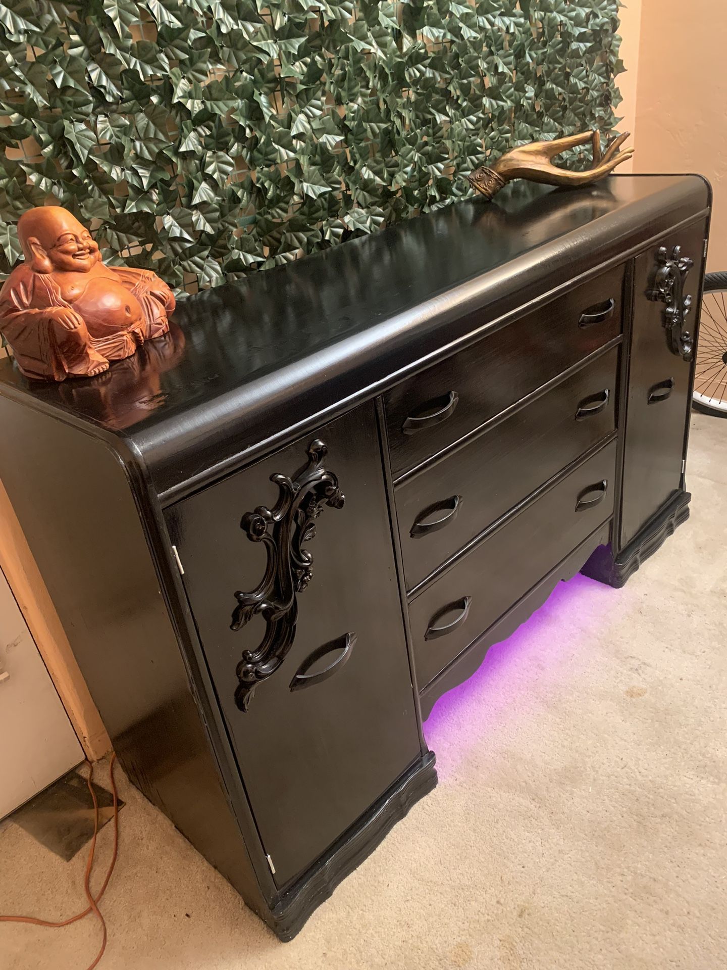 1940’s Waterfall Dresser/ Hutch/ Sideboard/ Buffet$150